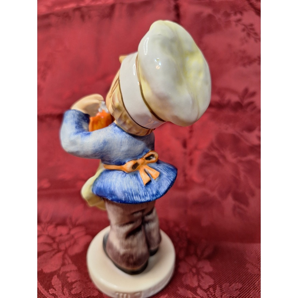 Goebel Hummel Figurine 128 Baker Boy Chef Bake to Perfection W‎ Germany TMK-6 - Picture 4 of 10